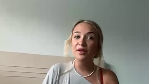 Kelsey Blu online show from April 2, 10:27 pm