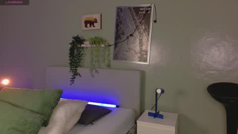   online show from October 10, 11:38 am