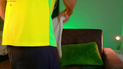   online show from April 21, 9:05 am