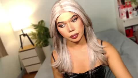 Ebony online show from June 26, 6:35 pm