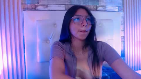 kendall_saenz online show from October 10, 9:19 pm