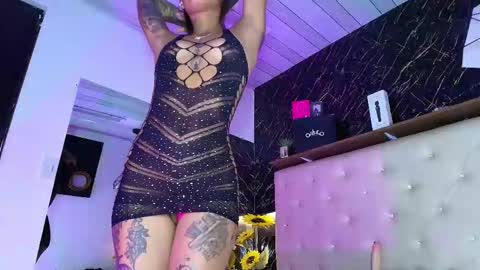 Kendall online show from October 9, 3:28 pm