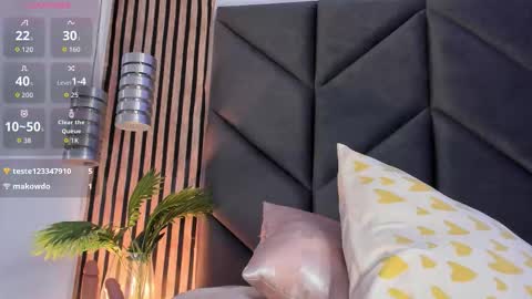 Kendall online show from November 28, 6:15 pm