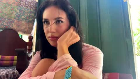 Hello my name is Kenzie its my third day here nice to meet youTGMamiMiami  Give me 50 thumbs ups online show from March 7, 4:34 am