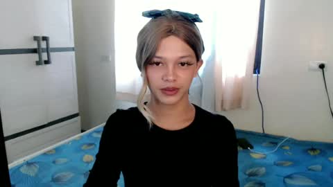 kendra_lunaxx online show from June 18, 2:17 am