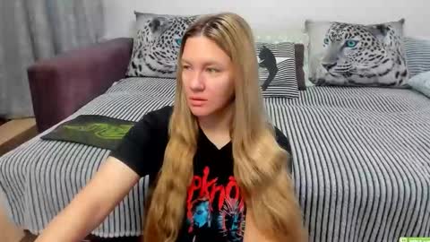 Kendra online show from October 9, 1:22 am