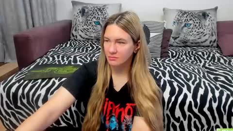 Kendra online show from October 2, 2:21 am