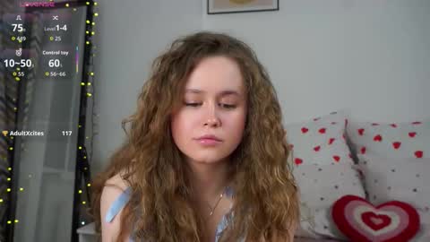 Kira online show from March 5, 10:30 pm