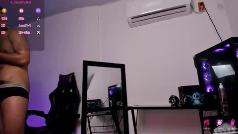 Snapshot of kenji_azura chatting on October 27, 1:27 am kenji online show from October 27, 1:27 am