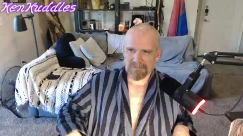 Ken Kuddles online show from April 19, 12:33 am