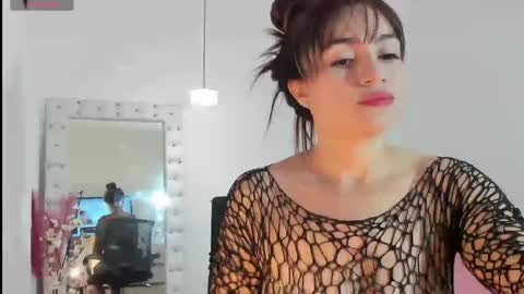 Snapshot of kennawells_ chatting on January 6, 6:20 pm kenna online show from January 6, 6:20 pm