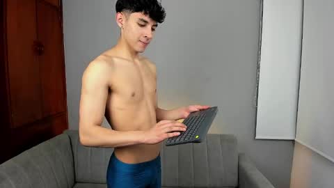 Snapshot of kens_boys chatting on March 5, 5:07 am Jeronimo y Felipe online show from March 5, 5:07 am