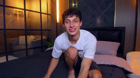 Peter     online show from June 17, 7:08 pm