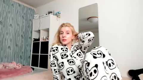 Kenzie online show from January 11, 5:20 am