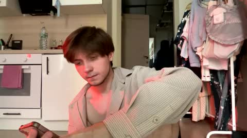 Kero online show from March 8, 11:05 am