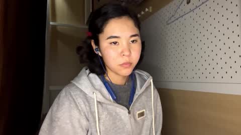 Jenny  online show from March 31, 9:54 am