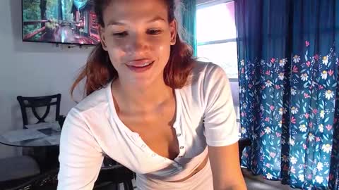 Snapshot of kesha_brooks chatting on September 12, 6:32 pm Mia  online show from September 12, 6:32 pm