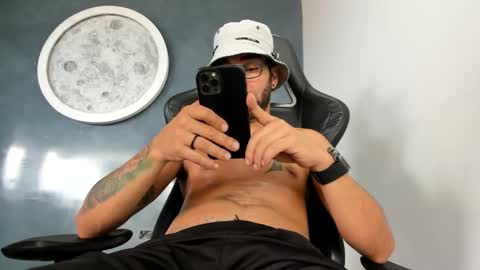 Snapshot of kevin_bronx chatting on March 8, 6:05 pm Kevin online show from March 8, 6:05 pm