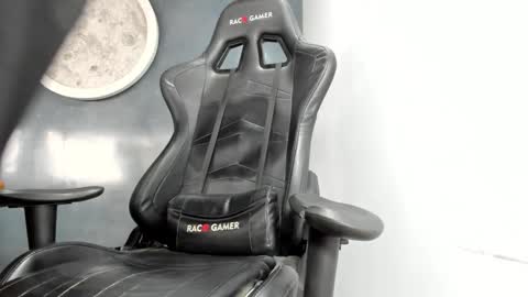 Snapshot of kevin_bronx chatting on February 4, 9:10 pm Kevin online show from February 4, 9:10 pm