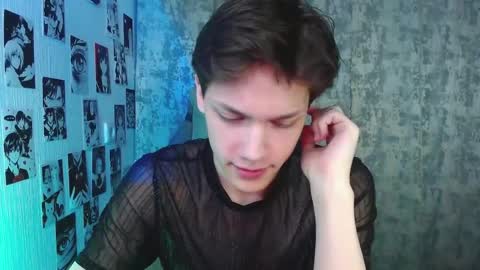 Snapshot of kevin_joestar chatting on October 23, 5:20 am Kevin online show from October 23, 5:20 am