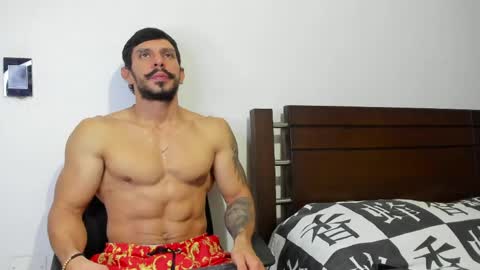 kevin_malone22 online show from April 22, 3:13 am