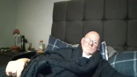 kevlooking4sez online show from February 18, 1:38 am