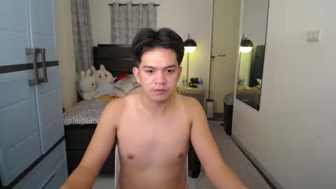 Arch online show from April 27, 3:53 pm