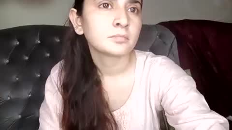 KhadijaRose online show from June 13, 5:29 am