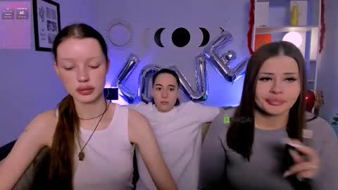 khloebeauty online show from February 6, 8:22 pm