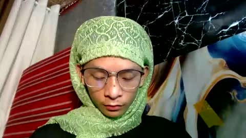 kiana online show from April 14, 2:09 pm