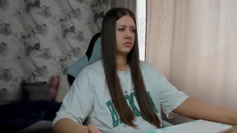 kianna_dior_ online show from April 18, 9:44 am