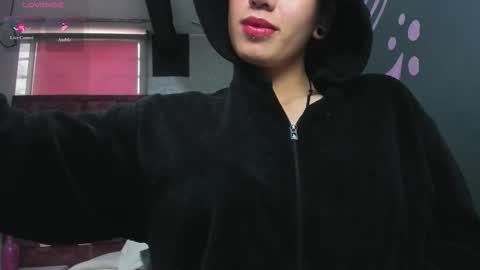 KIARA FOX online show from February 19, 8:52 pm