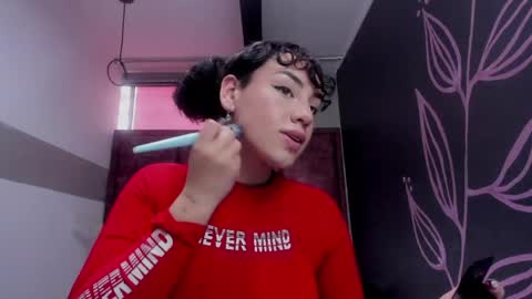 KIARA FOX online show from April 8, 9:40 pm