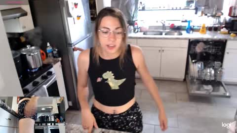 Kiersten online show from November 20, 5:21 pm