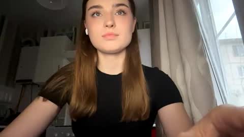 Ola my name is Lissa  Lets hit 10 Thumbs Up together   online show from March 29, 3:02 pm