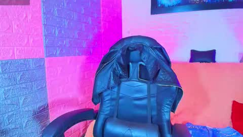 leidy  online show from December 15, 2:29 am