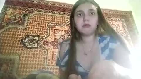 kikibang_ online show from December 17, 8:15 pm