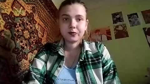 kikibang_ online show from October 31, 8:26 am