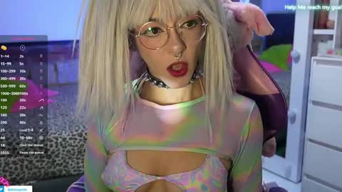 kiki online show from April 10, 10:25 pm