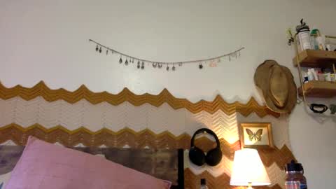 kikiraebabyy online show from March 3, 8:32 pm