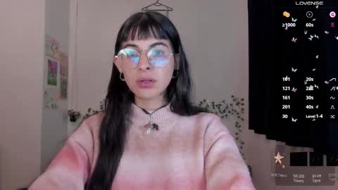 Bella online show from April 17, 11:18 pm