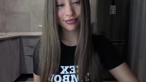 EvaAnna online show from November 10, 9:06 pm