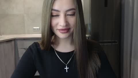 EvaAnna online show from December 18, 9:18 pm