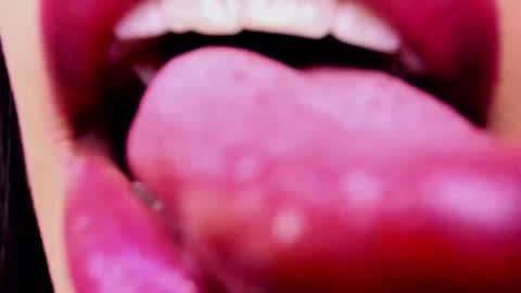 kim_mouth17 online show from March 13, 8:56 pm