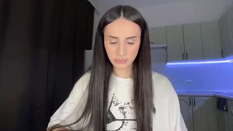 Kim Oberlin online show from March 19, 4:23 pm