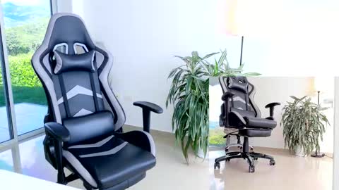 Melissa online show from November 17, 7:05 pm