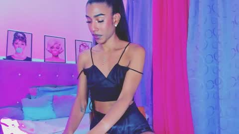 Snapshot of kimberly_thompsom chatting on January 8, 12:06 am Your Queen KIM online show from January 8, 12:06 am