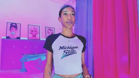 Snapshot of kimberly_thompsom chatting on January 20, 5:26 am Your Queen KIM online show from January 20, 5:26 am