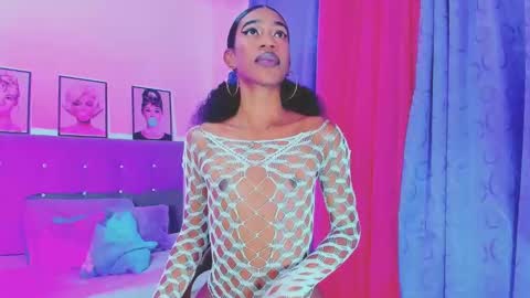 Snapshot of kimberly_thompsom chatting on February 2, 9:29 am Your Queen KIM online show from February 2, 9:29 am