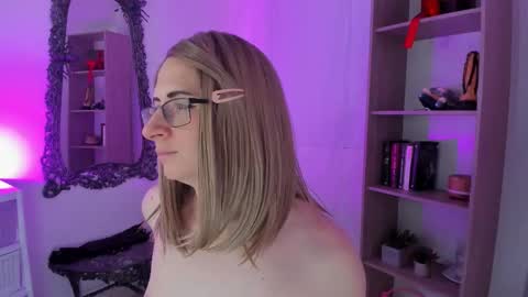 kimberly_thonson online show from November 26, 4:37 pm